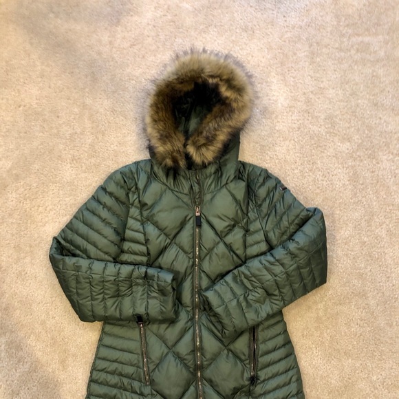 Army green mid-length winter coat - Picture 2 of 8